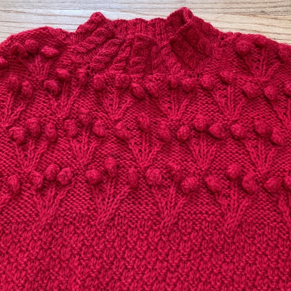 Splendid Red Irish HandKnit, Size OS, label missing, 100% Pure New Irish Wool. - Picture 2 of 5